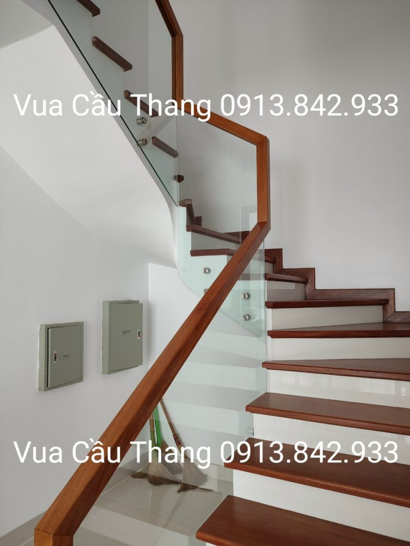 Cầu Thang Kính 43