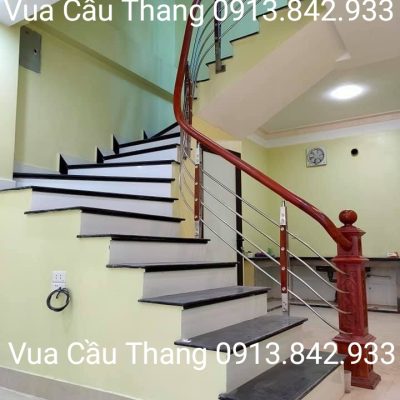 Cầu Thang Inox Tay Vịn Gỗ 01