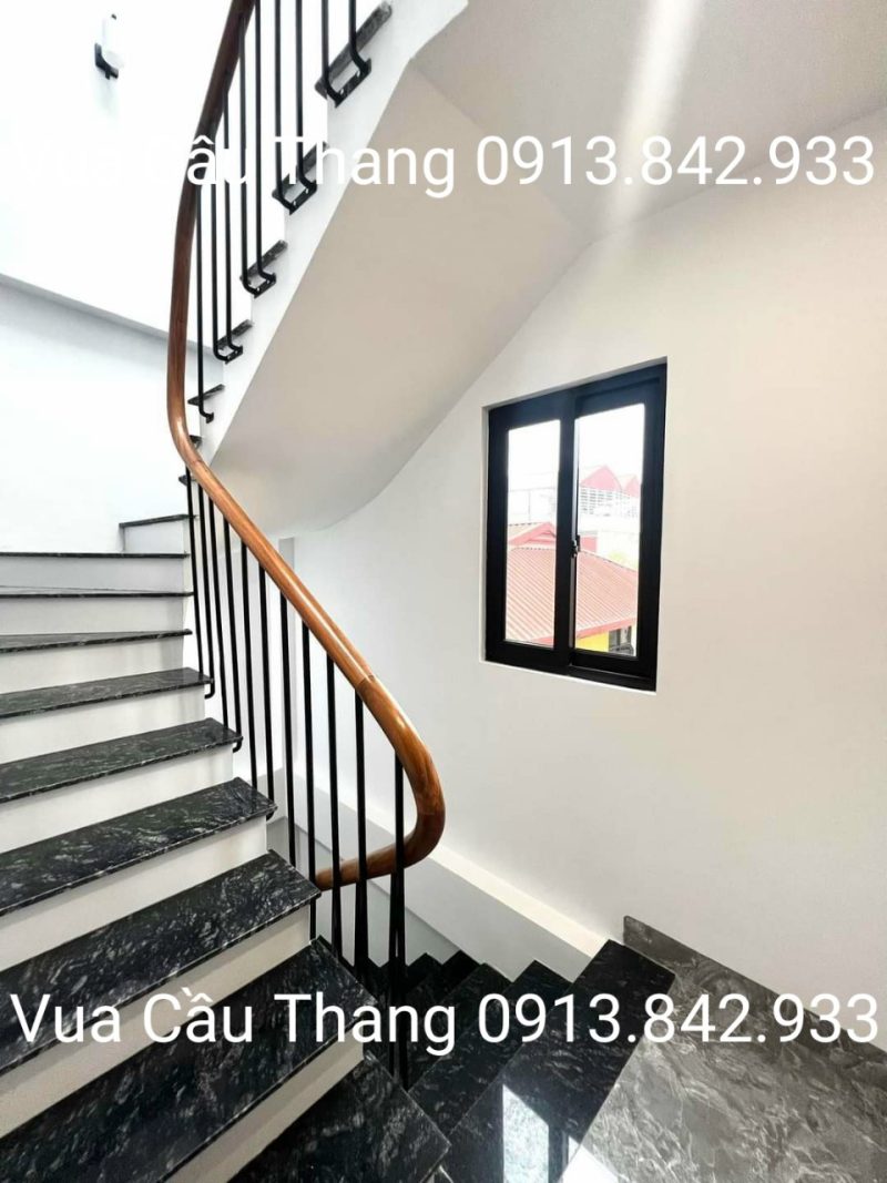 Cầu Thang Sắt Tay Vịn Gỗ 04