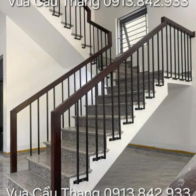Cầu Thang Sắt Tay Vịn Gỗ 07