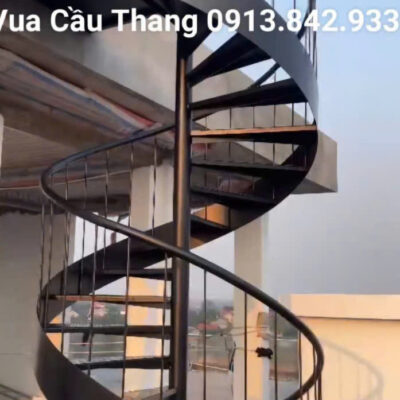 Cầu thang xoắn ốc thi công tại quảng ninh